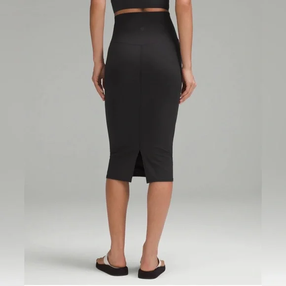 Nulu Slim-Fit High-Rise Skirt - lululemon - Picture 3 of 8